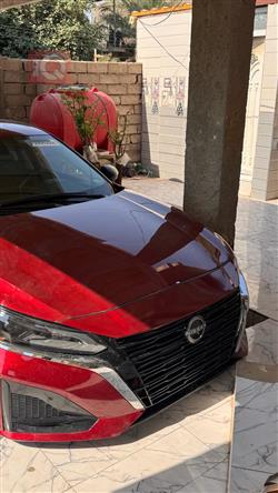 نيسان ألتيما
